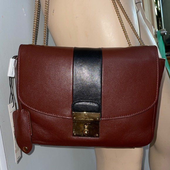 Marc Jacobs Leather Mini Polly Crossbody Key Lock Closure Chain Handbag - Picture 7 of 15